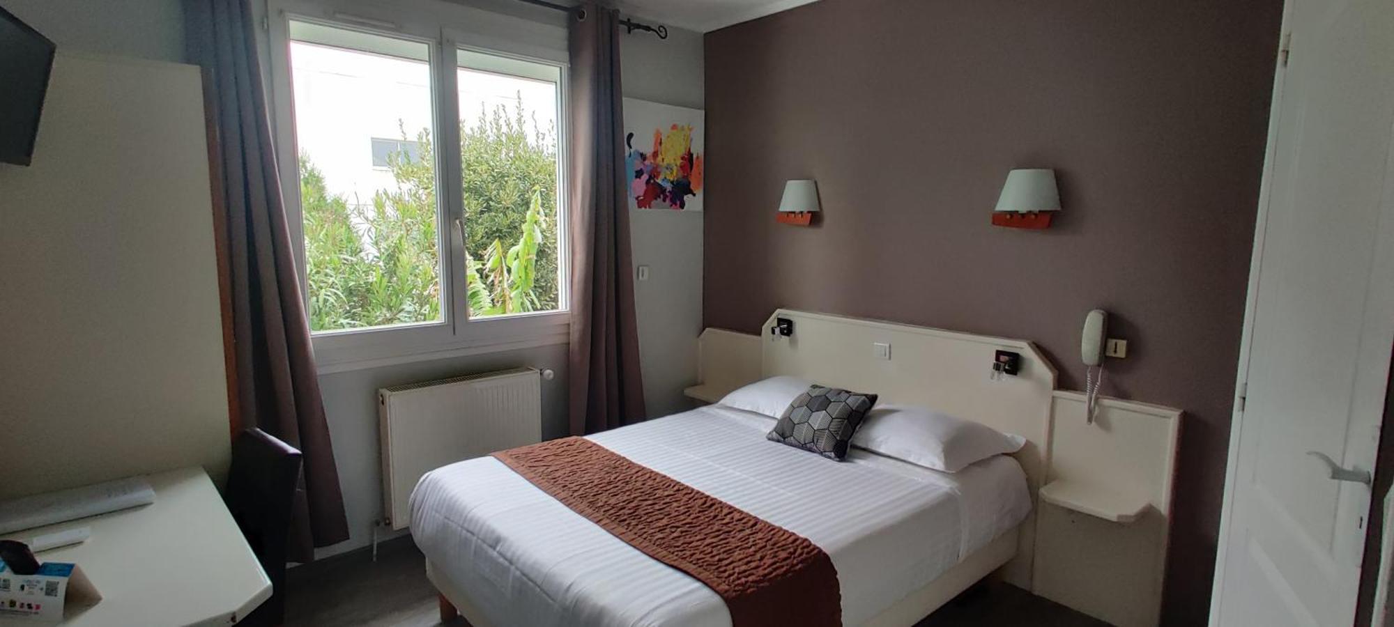 Logis Hotel Les Bleuets 로양 외부 사진